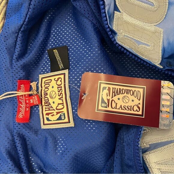 NWT women’s Mitchell & Ness Warriors Hardwood Classics hooded reflective jacket - Picture 11 of 12